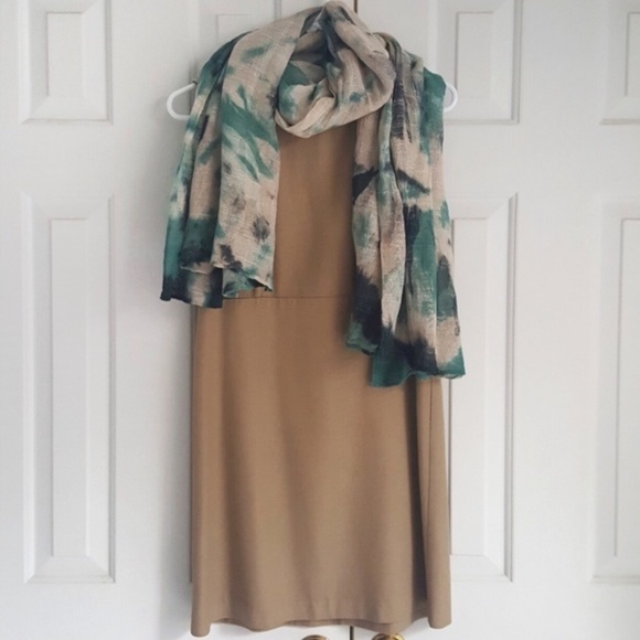 GAP | Classic Beige Dress - Picture 3 of 6